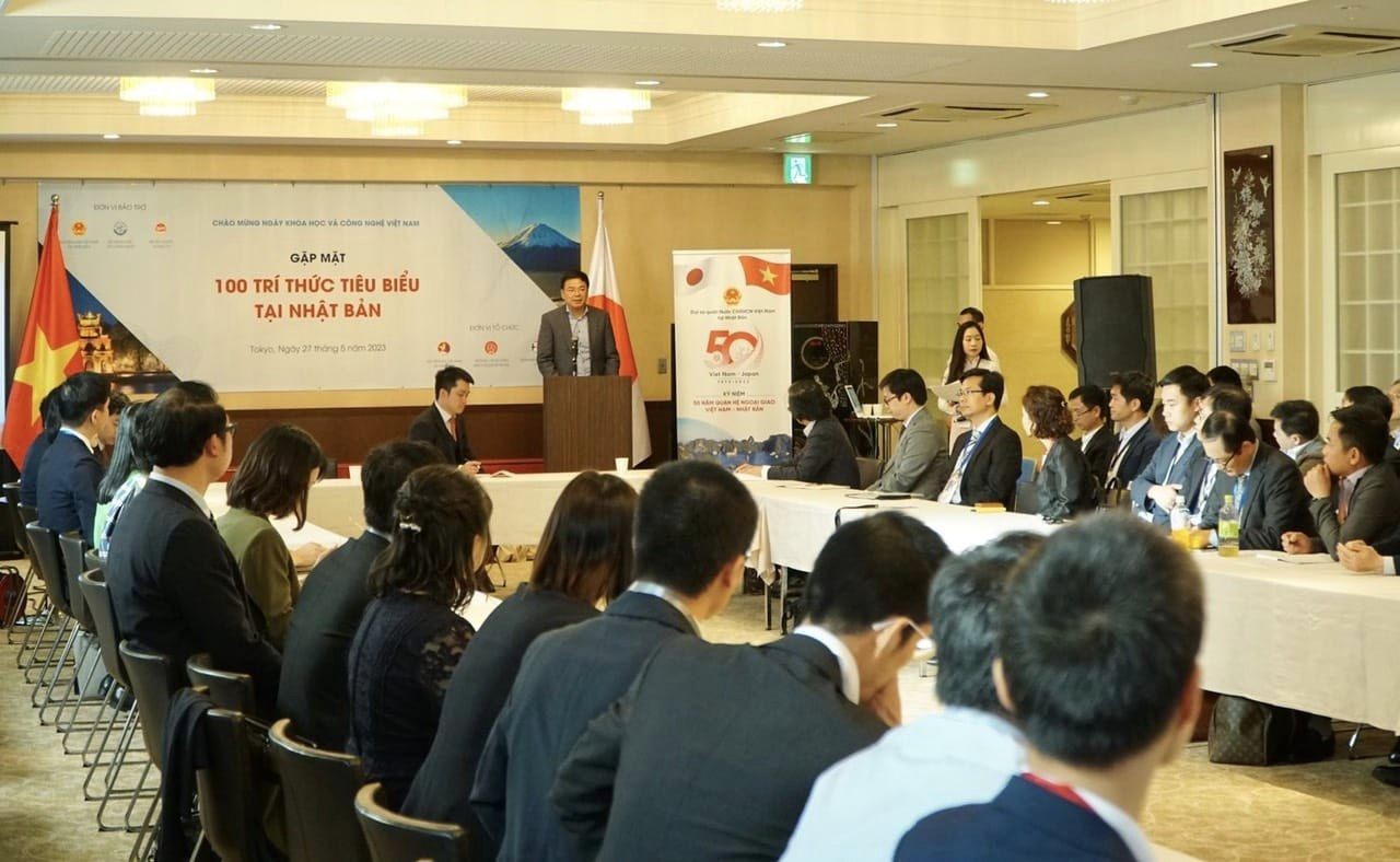 Gặp mặt 100 trí thức Việt Nam tiêu biểu tại Nhật Bản Gặp mặt 100 trí thức Việt Nam tiêu biểu tại Nhật Bản