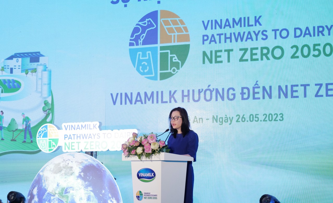 Bà Trần Thị Lan Anh – Tổng Thư ký VCCI, đại diện Hội đồng doanh nghiệp vì sự phát triển bền vững chia sẻ về những mục tiêu cụ thể của cam kết Net Zero 2050 của chính phủ. Bà Trần Thị Lan Anh – Tổng Thư ký VCCI, đại diện Hội đồng doanh nghiệp vì sự phát triển bền vững chia sẻ về những mục tiêu cụ thể của cam kết Net Zero 2050 của chính phủ.