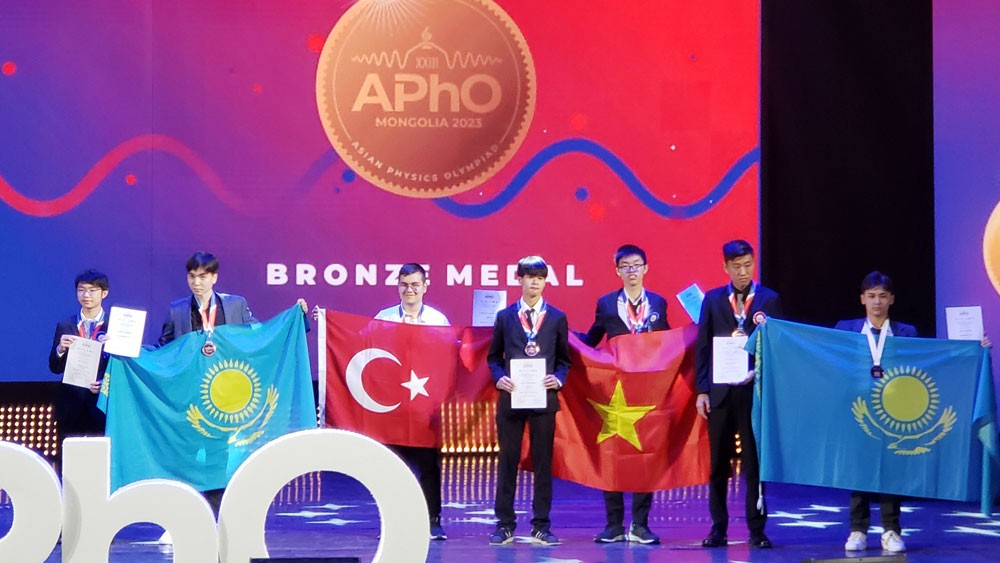 Vietnamese students win four bronze medals at Asia-Pacific. Photo: VNA Vietnamese students win four bronze medals at Asia-Pacific. Photo: VNA