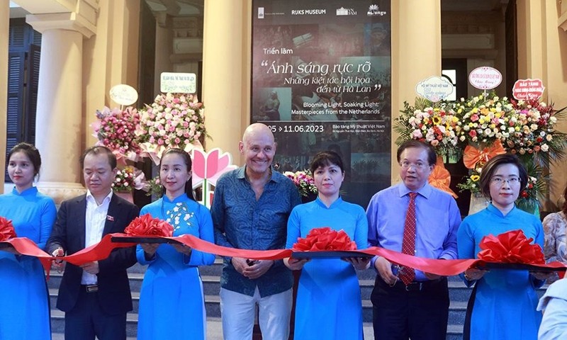 “Blooming Light, Soaking Light”: The Netherlands Bring Art Masterpieces To Hanoi “Blooming Light, Soaking Light”: The Netherlands Bring Art Masterpieces To Hanoi