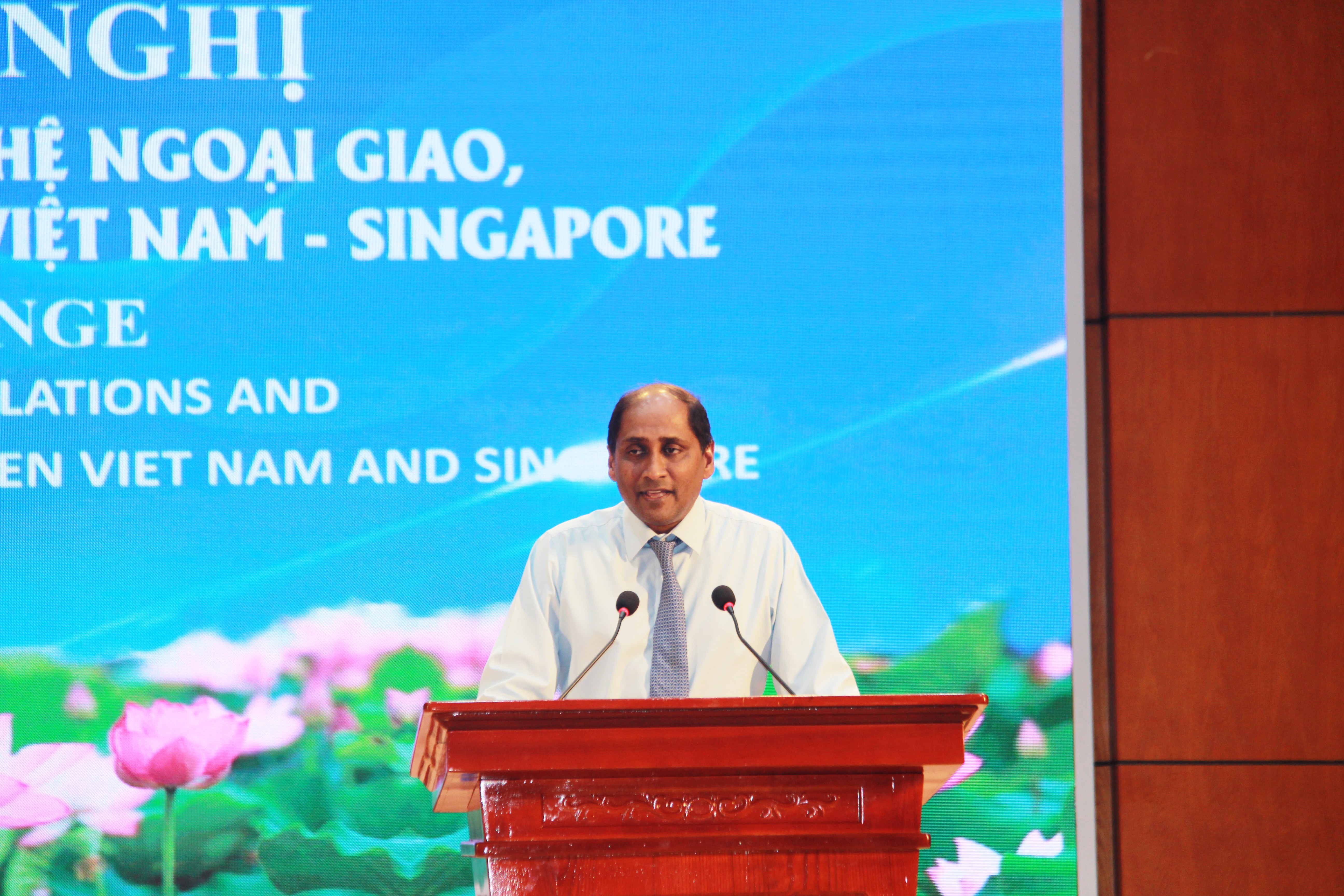Đại sứ đặc mệnh toàn quyền Cộng hòa Singapore tại Việt Nam Jaya Ratnam Đại sứ đặc mệnh toàn quyền Cộng hòa Singapore tại Việt Nam Jaya Ratnam