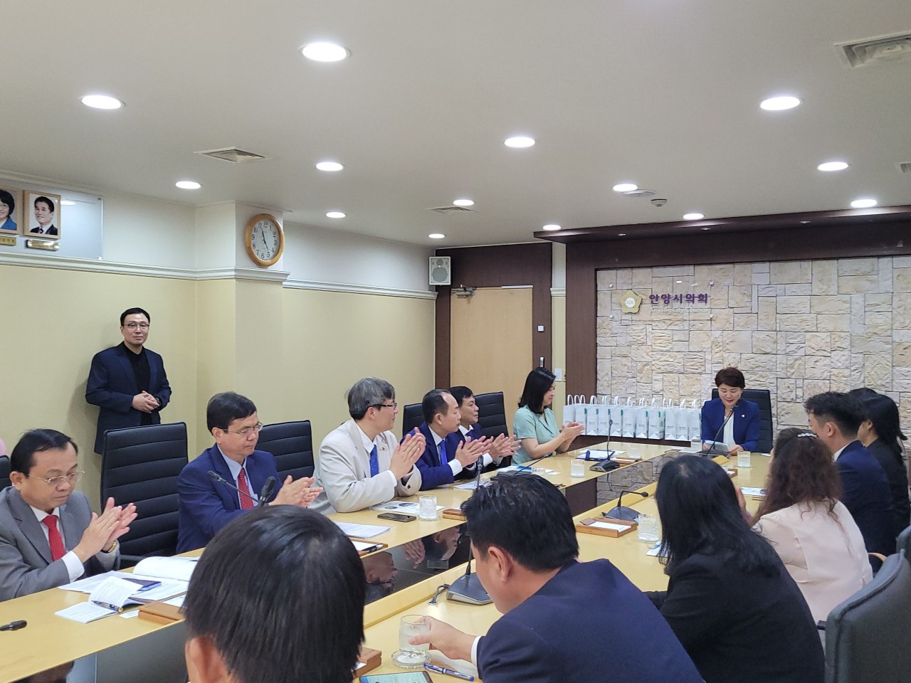 4 địa phương Việt Nam kết nghĩa với thành phố Anyang (Hàn Quốc) 4 địa phương Việt Nam kết nghĩa với thành phố Anyang (Hàn Quốc)