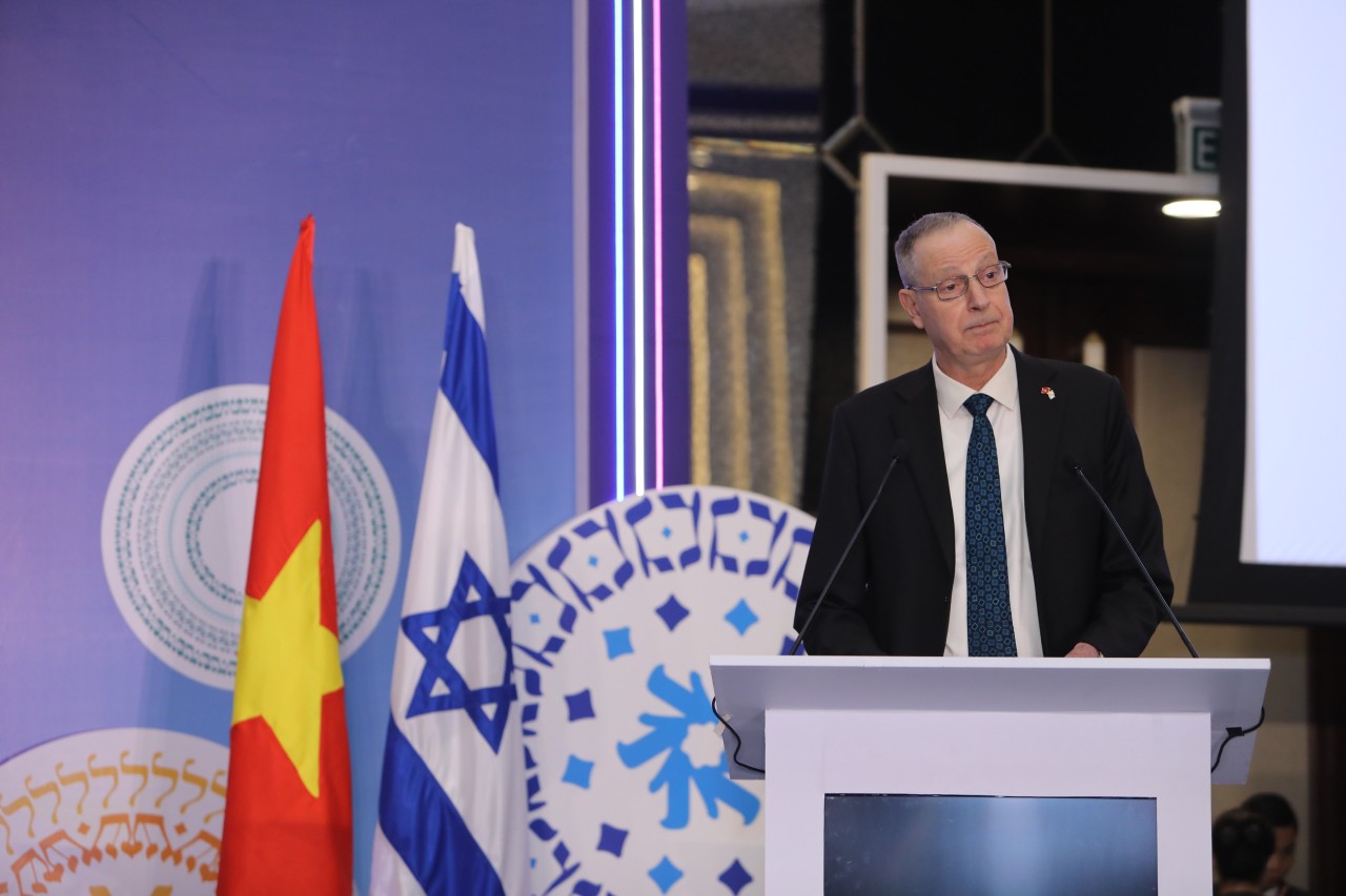 Đại sứ Israel tại Việt Nam Yaron Mayer phát biểu tại buổi lê. Đại sứ Israel tại Việt Nam Yaron Mayer phát biểu tại buổi lê.