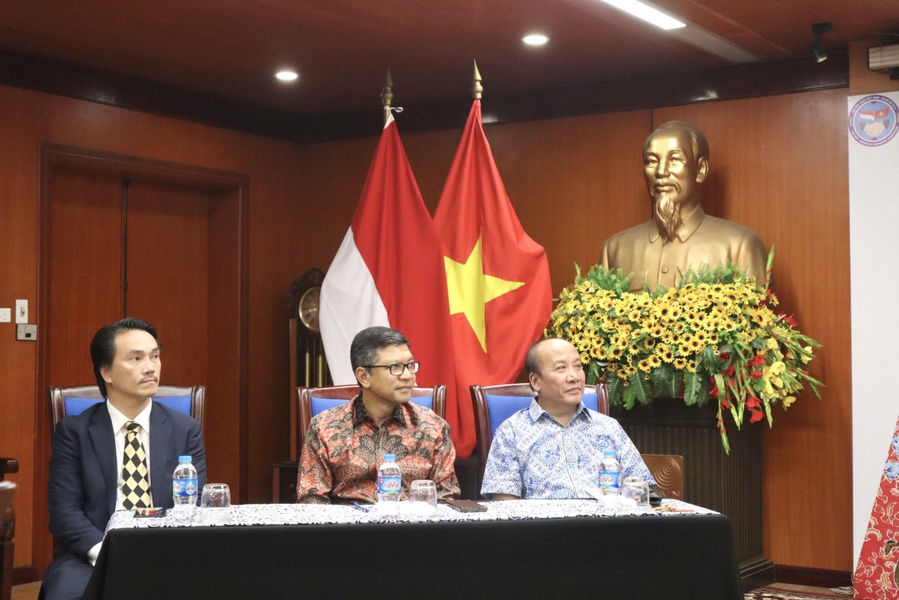 Giới thiệu nghệ thuật nhuộm vải Batik – nét đẹp truyền thống của người Indonesia Giới thiệu nghệ thuật nhuộm vải Batik – nét đẹp truyền thống của người Indonesia