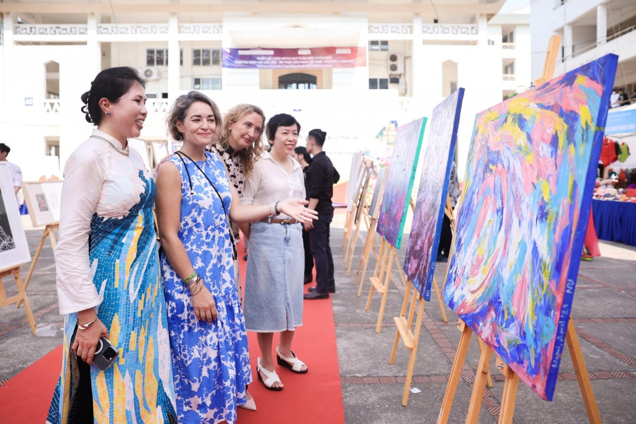 Vietnam - Australia Friendship Food and Culture Festival Held in Hanoi Vietnam - Australia Friendship Food and Culture Festival Held in Hanoi