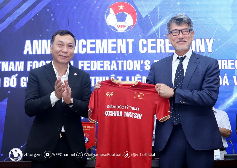 VFF President Tran Quoc Tuan and VFF's new technical director Koshida Takeshi. Photo: VFF VFF President Tran Quoc Tuan and VFF's new technical director Koshida Takeshi. Photo: VFF