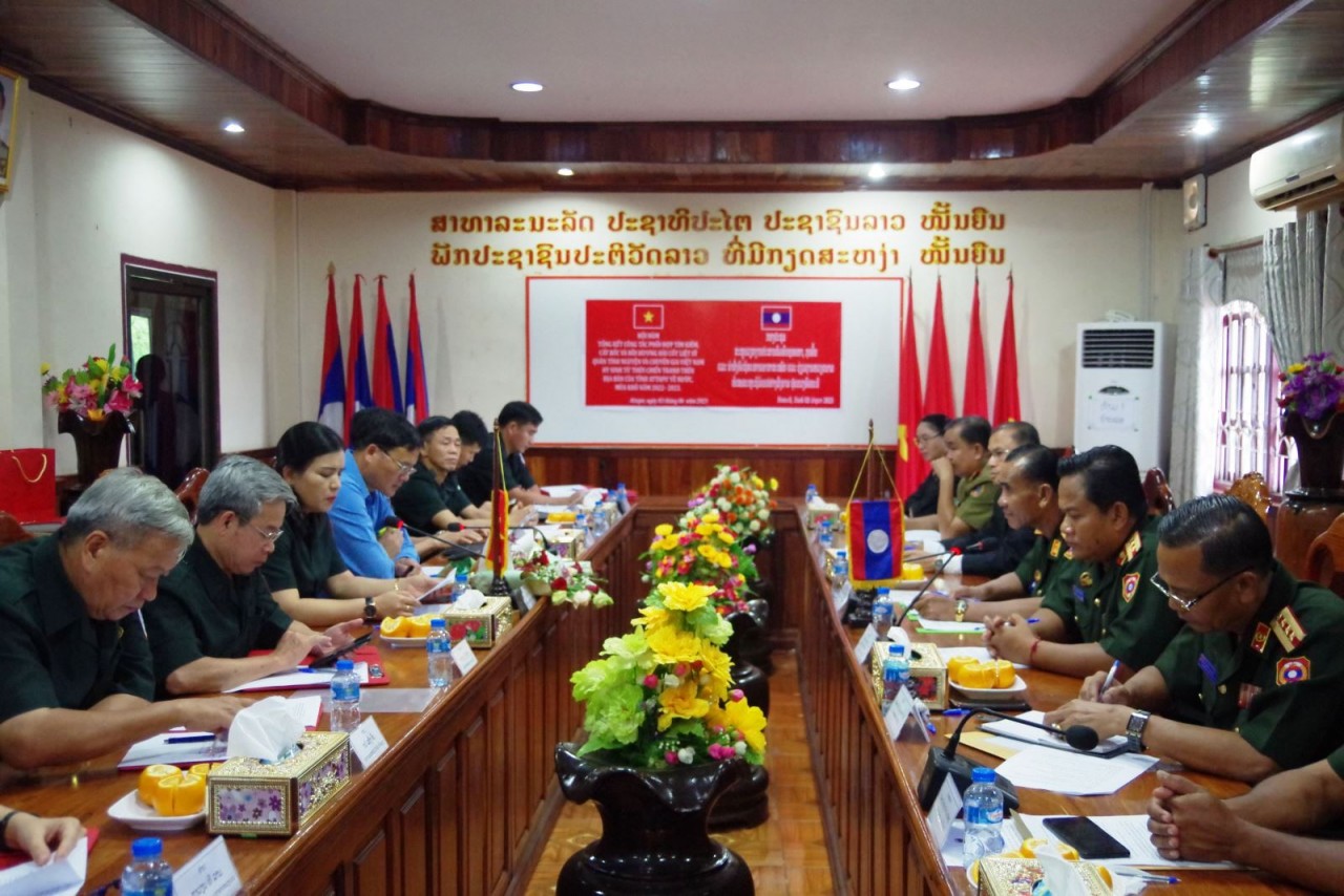 Kon Tum Hội đàm với hai tỉnh Attapư và Chămpasắc về hồi hương hài cốt liệt sĩ hy sinh tại Lào Kon Tum Hội đàm với hai tỉnh Attapư và Chămpasắc về hồi hương hài cốt liệt sĩ hy sinh tại Lào
