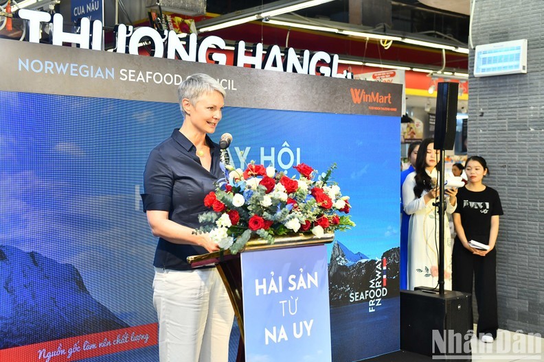 First-ever Norwegian Seafood Day Brings True Taste of Norway to Hanoi Customers First-ever Norwegian Seafood Day Brings True Taste of Norway to Hanoi Customers