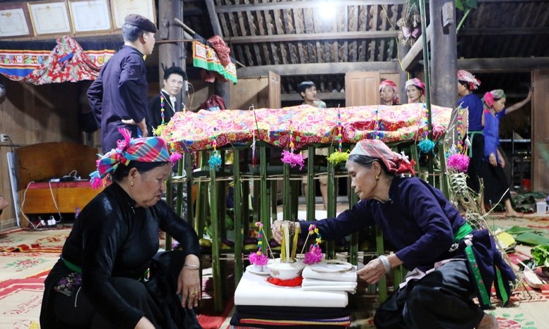 Độc đáo nghi lễ Then Khoăn của người Tày, Lào Cai Độc đáo nghi lễ Then Khoăn của người Tày, Lào Cai