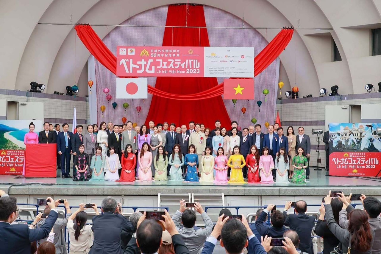 Hàng trăm ngàn lượt khách tham dự Lễ hội Việt Nam 2023 tại Nhật Bản Hàng trăm ngàn lượt khách tham dự Lễ hội Việt Nam 2023 tại Nhật Bản
