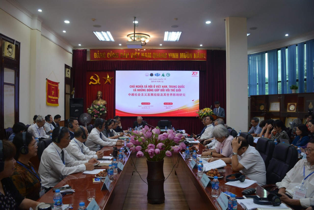 Hơn 80 nhà khoa học Việt Nam và Trung Quốc chia sẻ kinh nghiệm xây dựng chủ nghĩa xã hội Hơn 80 nhà khoa học Việt Nam và Trung Quốc chia sẻ kinh nghiệm xây dựng chủ nghĩa xã hội