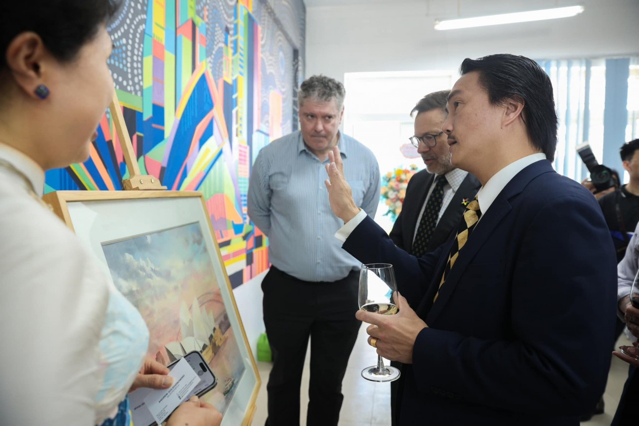 The mural is 2m60 high and 7m20 long. Source: Nguyen Thu Thuy The mural is 2m60 high and 7m20 long. Source: Nguyen Thu Thuy