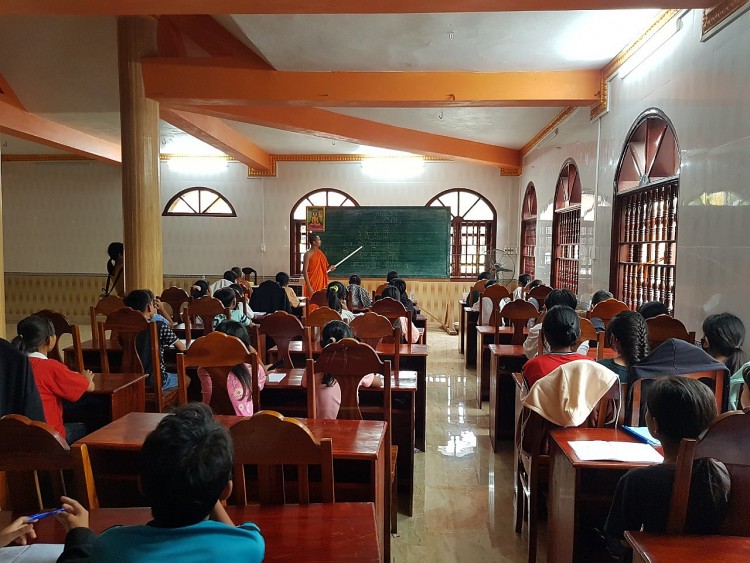 Lên chùa Tà Mơn học chữ Khmer miễn phí