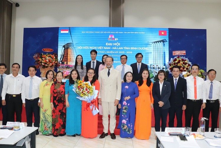 Các đại biểu tham dự Đại hội Hội Hữu nghị Việt Nam-Hà Lan tỉnh Bình Dương lần thứ I, nhiệm kỳ 2023-2028. Các đại biểu tham dự Đại hội Hội Hữu nghị Việt Nam-Hà Lan tỉnh Bình Dương lần thứ I, nhiệm kỳ 2023-2028.
