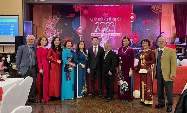 Vietnamese people in Slovakia celebrate Lunar New Year festival. Photo: VNA Vietnamese people in Slovakia celebrate Lunar New Year festival. Photo: VNA