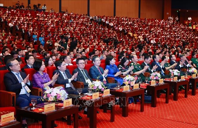 Các đại biểu dự Hội nghị biểu dương, tôn vinh điển hình tiên tiến toàn quốc. (Ảnh: TTXVN) Các đại biểu dự Hội nghị biểu dương, tôn vinh điển hình tiên tiến toàn quốc. (Ảnh: TTXVN)