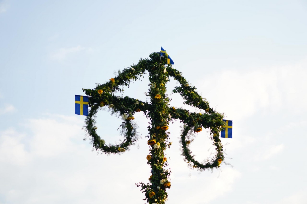 [Photo] Swedish Midsummer Day Marked in Hanoi