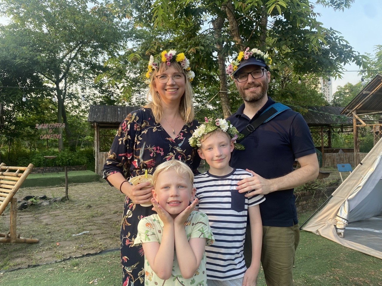 [Photo] Swedish Midsummer Day Marked in Hanoi