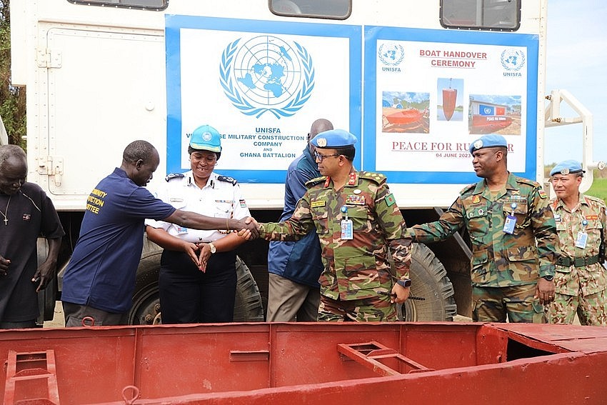 Vietnam's Engineering Unit Supports African People Vietnam's Engineering Unit Supports African People