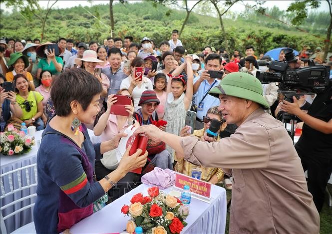 Tinh hoa trái cây Việt - đặc sản Việt Nam đạt kỷ lục châu Á Tinh hoa trái cây Việt - đặc sản Việt Nam đạt kỷ lục châu Á