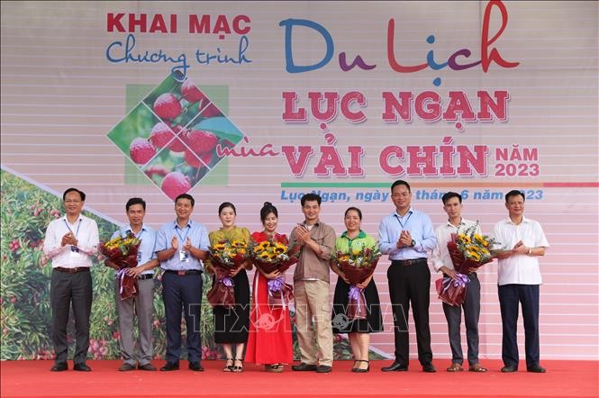 Tinh hoa trái cây Việt - đặc sản Việt Nam đạt kỷ lục châu Á Tinh hoa trái cây Việt - đặc sản Việt Nam đạt kỷ lục châu Á