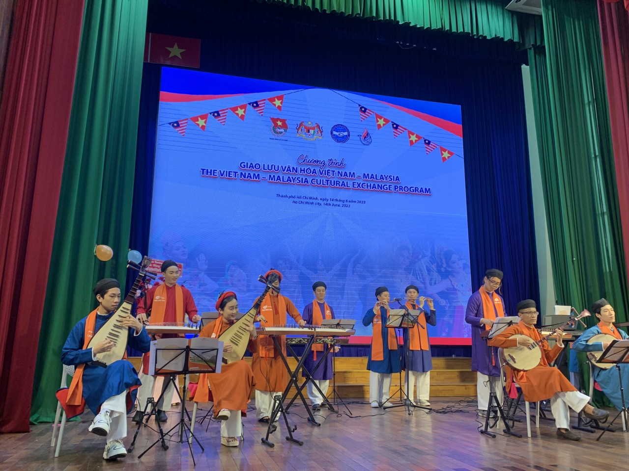 Giao lưu văn hóa Việt Nam - Malaysia Giao lưu văn hóa Việt Nam - Malaysia