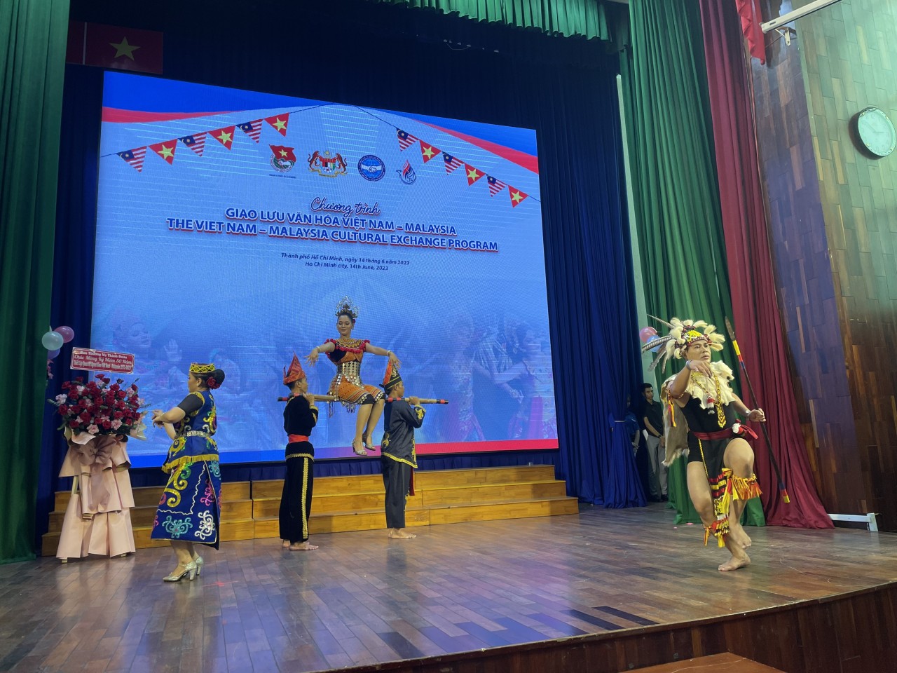 Giao lưu văn hóa Việt Nam - Malaysia Giao lưu văn hóa Việt Nam - Malaysia