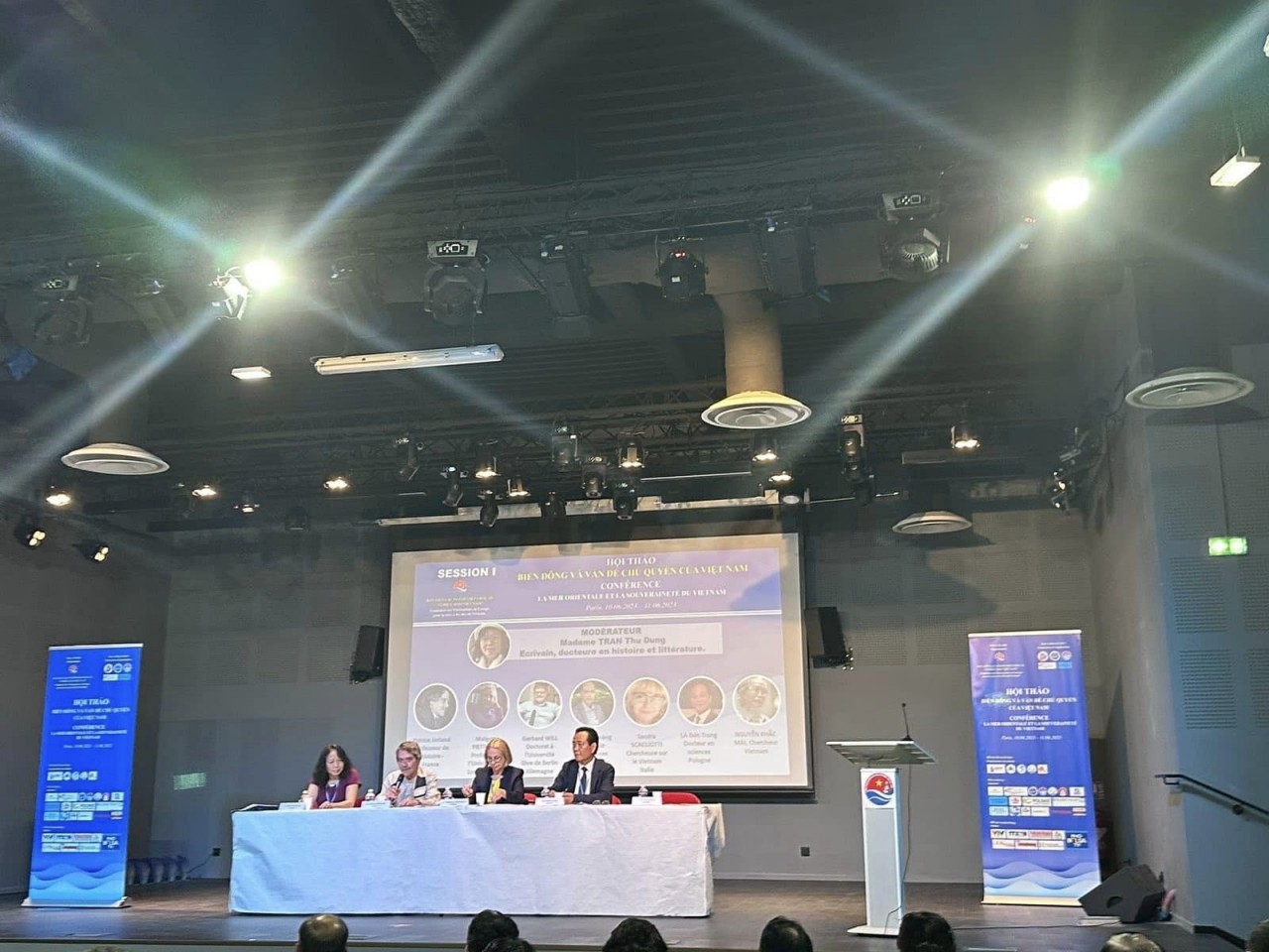European Scholars Discuss East Sea, Vietnam's Sovereignty over Seas and Islands European Scholars Discuss East Sea, Vietnam's Sovereignty over Seas and Islands