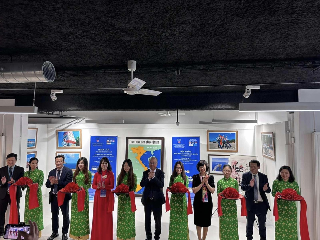 European Scholars Discuss East Sea, Vietnam's Sovereignty over Seas and Islands European Scholars Discuss East Sea, Vietnam's Sovereignty over Seas and Islands