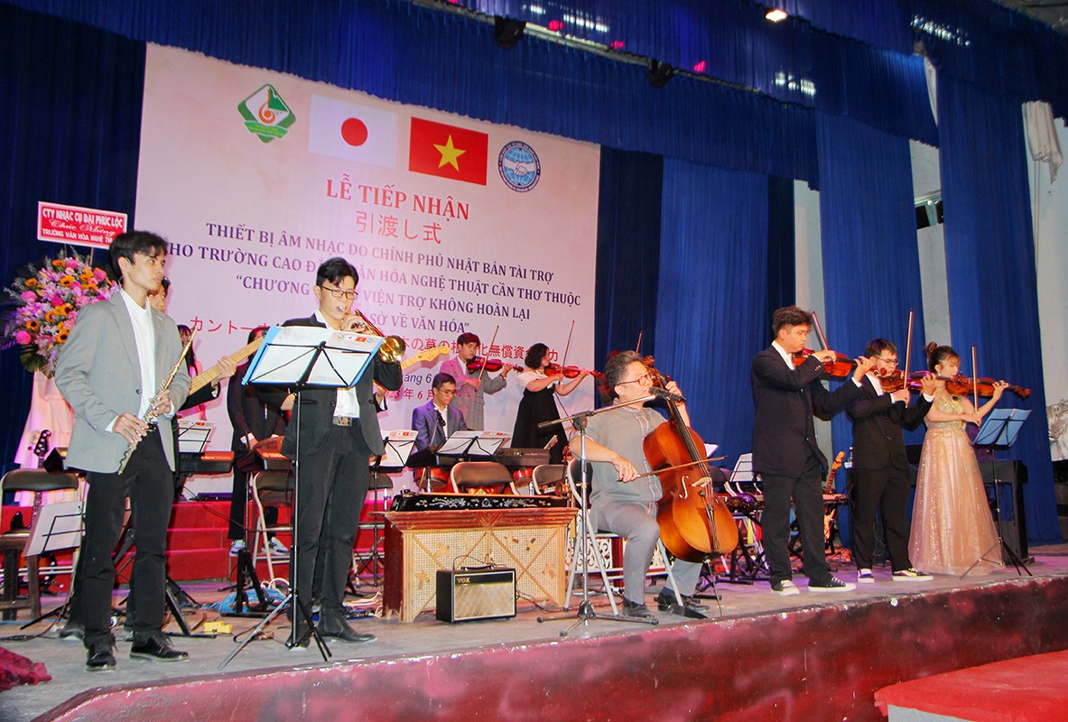 Cần Thơ tiếp nhận gói thiết bị âm nhạc do Chính phủ Nhật Bản viện trợ