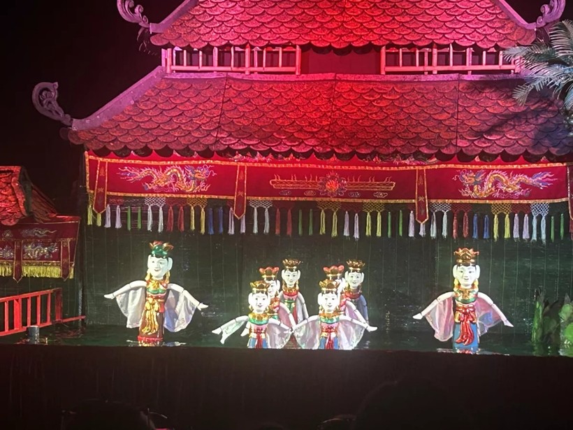 Tiết mục Múa Bát Tiên. Ảnh: Daniil-Parfenov. Tiết mục Múa Bát Tiên. Ảnh: Daniil-Parfenov.