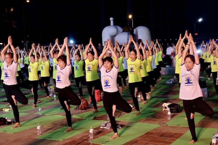 Giới thiệu các giá trị văn hóa Ấn Độ với nhân dân Đà Nẵng thông qua chương trình đồng diễn Yoga Giới thiệu các giá trị văn hóa Ấn Độ với nhân dân Đà Nẵng thông qua chương trình đồng diễn Yoga