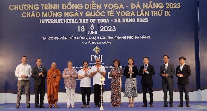 Giới thiệu các giá trị văn hóa Ấn Độ với nhân dân Đà Nẵng thông qua chương trình đồng diễn Yoga Giới thiệu các giá trị văn hóa Ấn Độ với nhân dân Đà Nẵng thông qua chương trình đồng diễn Yoga