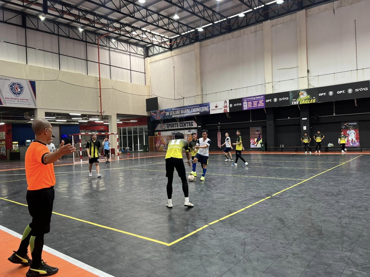 Giải bóng đá cộng đồng người Việt tại Malaysia kết nối tình cảm đồng bào Giải bóng đá cộng đồng người Việt tại Malaysia kết nối tình cảm đồng bào