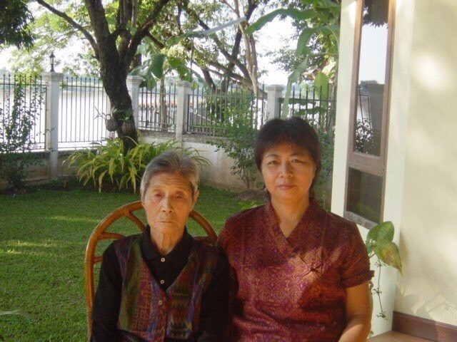 Bà Komatsu Miyuki (bên phải) và người mẹ của mình (Ảnh: blog nhân vật). Bà Komatsu Miyuki (bên phải) và người mẹ của mình (Ảnh: blog nhân vật).