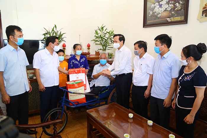 Lãnh đạo Bộ Lao động – Thương binh và Xã hội và tỉnh Thái Nguyên tặng quà người có công dịp kỷ niệm 74 năm ngày Thương binh – Liệt sĩ. Lãnh đạo Bộ Lao động – Thương binh và Xã hội và tỉnh Thái Nguyên tặng quà người có công dịp kỷ niệm 74 năm ngày Thương binh – Liệt sĩ.