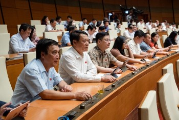 Đại biểu Quốc hội "lắc đầu" quy định bắt buộc mua bán bất động sản phải qua sàn