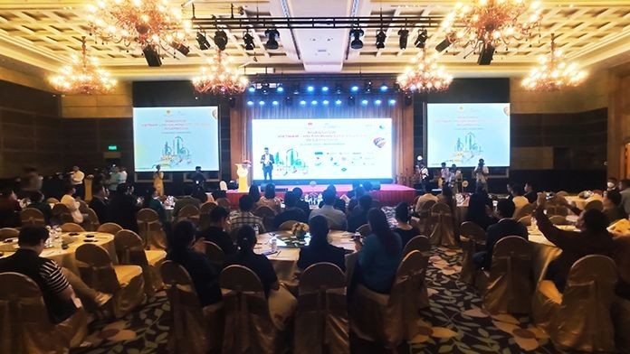 Hơn 100 đại biểu của 2 nước và quốc tế đến tham dự chương trình. Hơn 100 đại biểu của 2 nước và quốc tế đến tham dự chương trình.