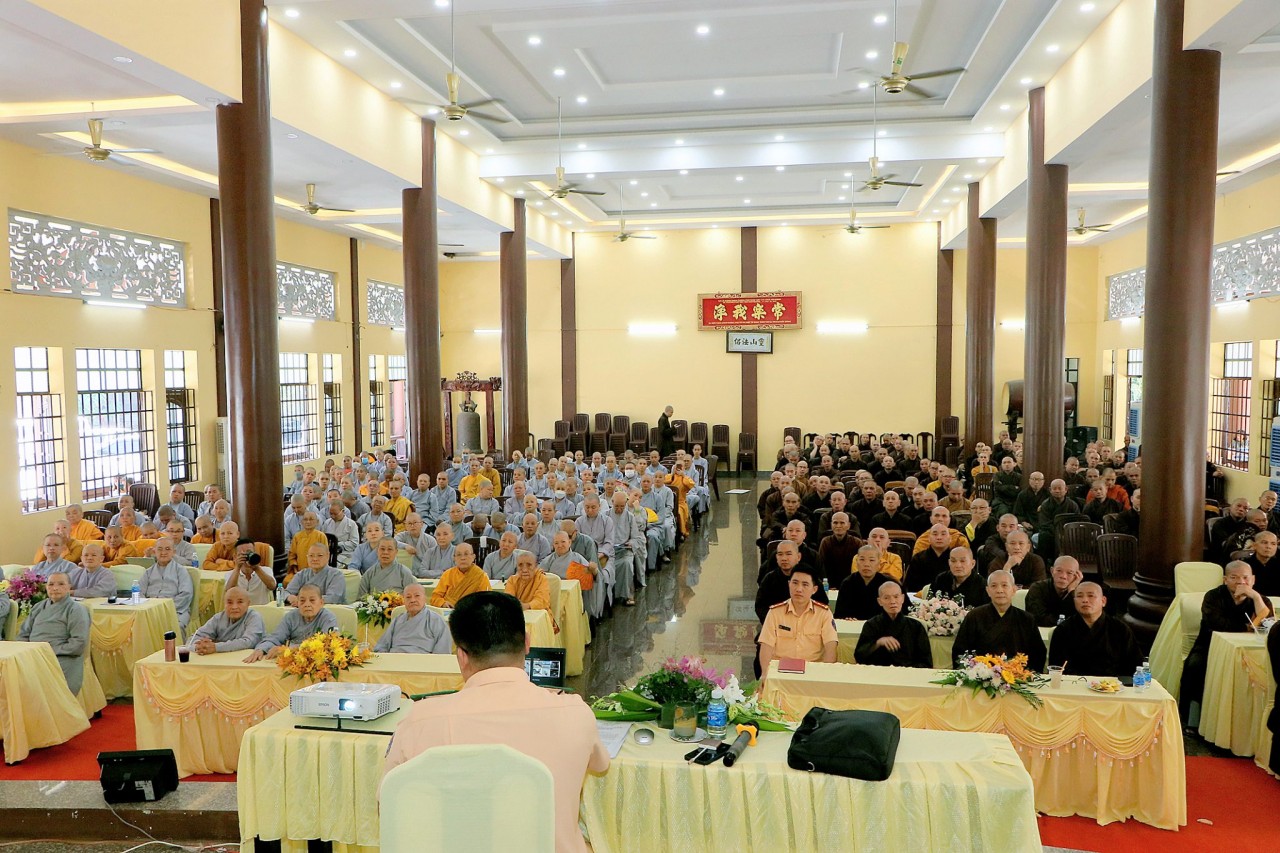 Bình Dương: Bồi dưỡng kiến thức quốc phòng cho chức sắc Giáo hội Phật giáo Việt Nam Bình Dương: Bồi dưỡng kiến thức quốc phòng cho chức sắc Giáo hội Phật giáo Việt Nam
