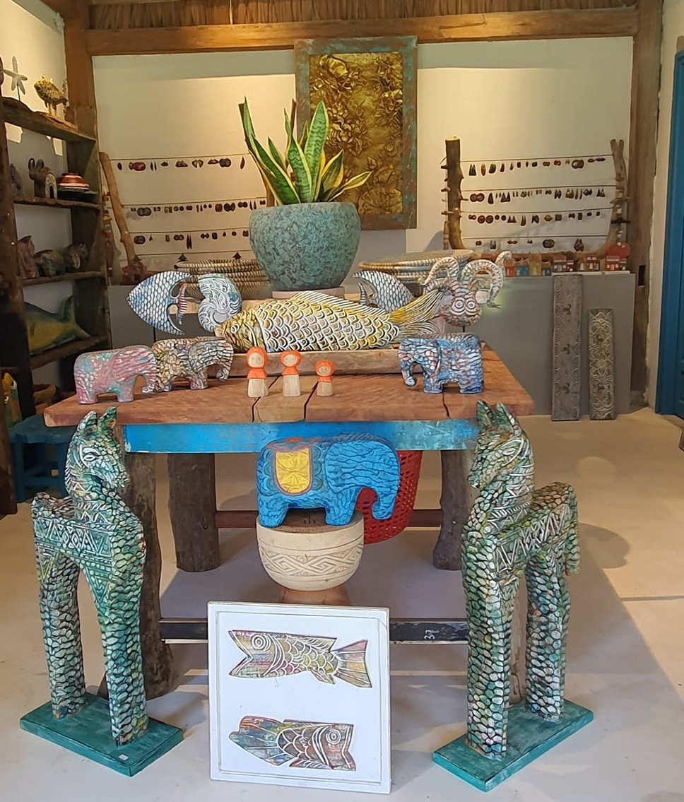 Vietnamese Artist Brings Driftwood Sculpture Pieces to Exhibit in Germany Vietnamese Artist Brings Driftwood Sculpture Pieces to Exhibit in Germany