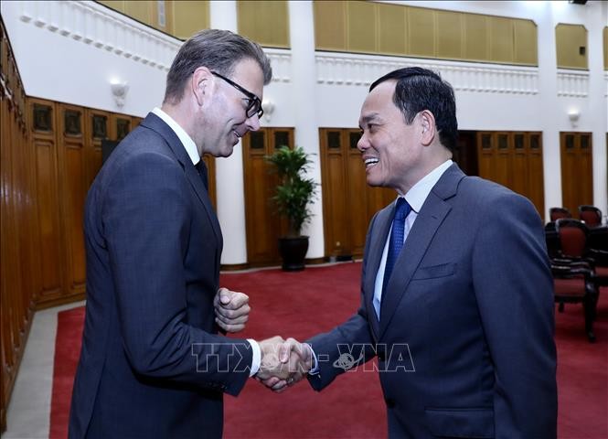 EU hỗ trợ Việt Nam gỡ “thẻ vàng IUU” trong quy trình đánh bắt thủy hải sản EU hỗ trợ Việt Nam gỡ “thẻ vàng IUU” trong quy trình đánh bắt thủy hải sản