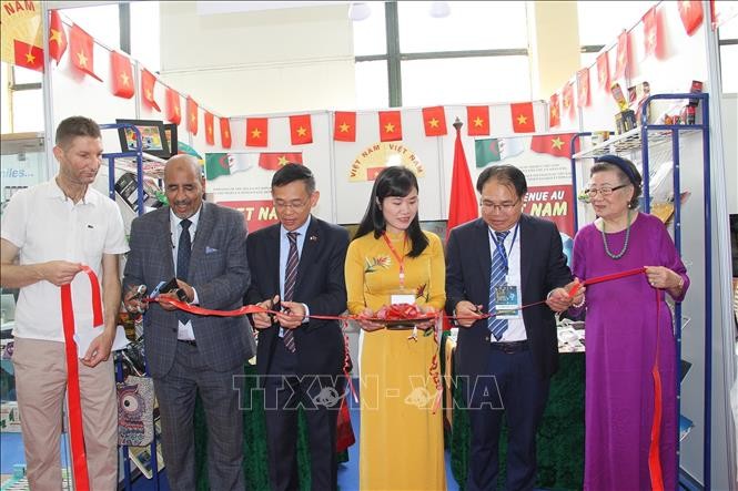 Hàng Việt Nam được đánh giá cao tại Hội chợ Quốc tế Algiers 2023 Hàng Việt Nam được đánh giá cao tại Hội chợ Quốc tế Algiers 2023