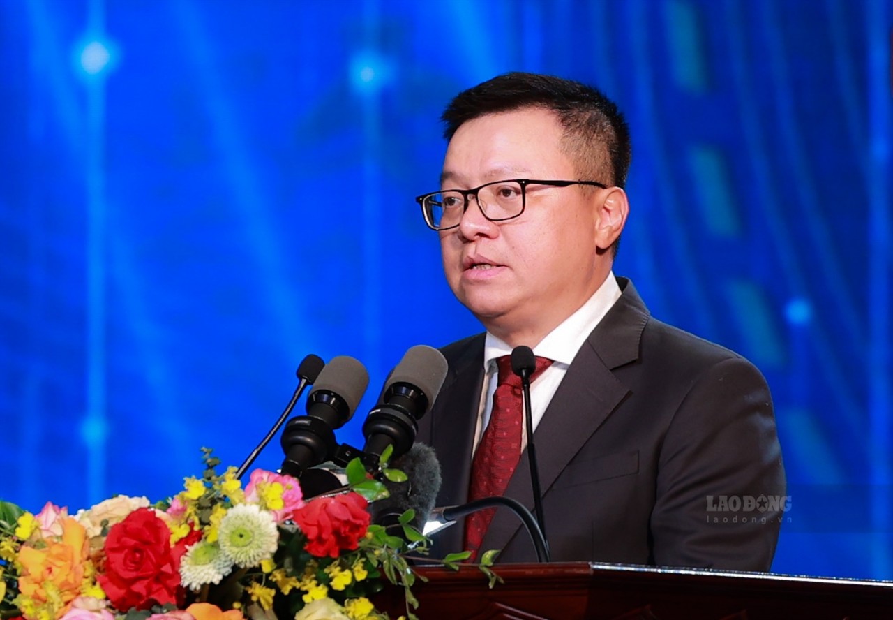Giải báo chí quốc gia lần thứ XVII năm 2022: Tôn vinh những tác phẩm và nhà báo xuất sắc Giải báo chí quốc gia lần thứ XVII năm 2022: Tôn vinh những tác phẩm và nhà báo xuất sắc