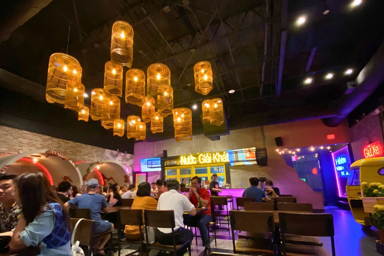 Vietnamese "Street Food" Aesthetic Becomes A Hit in US Vietnamese "Street Food" Aesthetic Becomes A Hit in US
