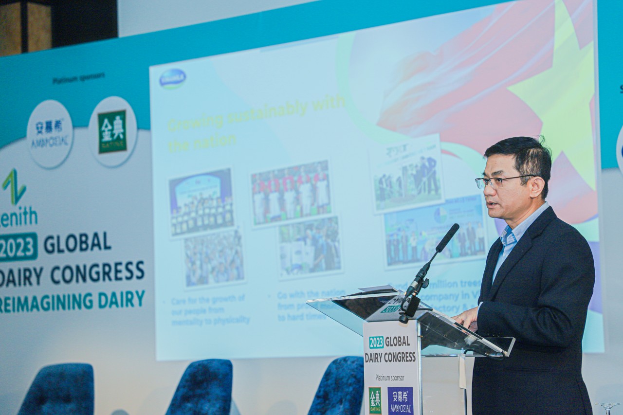 Ông Nguyễn Quang Trí – Giám đốc Điều hành Marketing, đại diện Vinamilk – doanh nghiệp duy nhất đến từ khu vực Đông Nam Á trình bày tham luận tại Hội nghị năm nay. Ông Nguyễn Quang Trí – Giám đốc Điều hành Marketing, đại diện Vinamilk – doanh nghiệp duy nhất đến từ khu vực Đông Nam Á trình bày tham luận tại Hội nghị năm nay.
