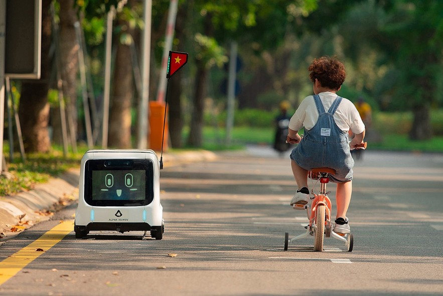 Alpha Asimov - Vietnam's First Autonomous Delivery Robot Alpha Asimov - Vietnam's First Autonomous Delivery Robot