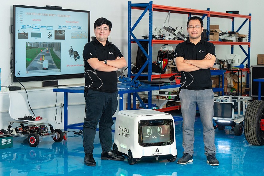 Alpha Asimov - Vietnam's First Autonomous Delivery Robot Alpha Asimov - Vietnam's First Autonomous Delivery Robot