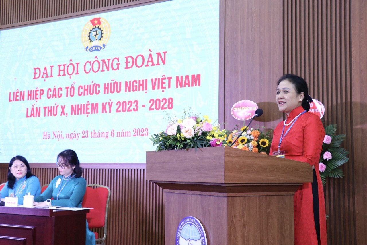 Đại sứ Nguyễn Phương Nga, Bí thư Đảng đoàn, Chủ tịch VUFO phát biểu tại Đại hội (Ảnh: Thu Hà) Đại sứ Nguyễn Phương Nga, Bí thư Đảng đoàn, Chủ tịch VUFO phát biểu tại Đại hội (Ảnh: Thu Hà)