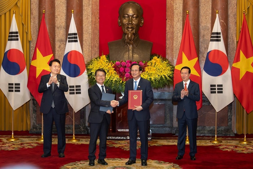 Vietnam and RoK Signed Memorandum of Understanding on Sending and Receiving Workers Vietnam and RoK Signed Memorandum of Understanding on Sending and Receiving Workers