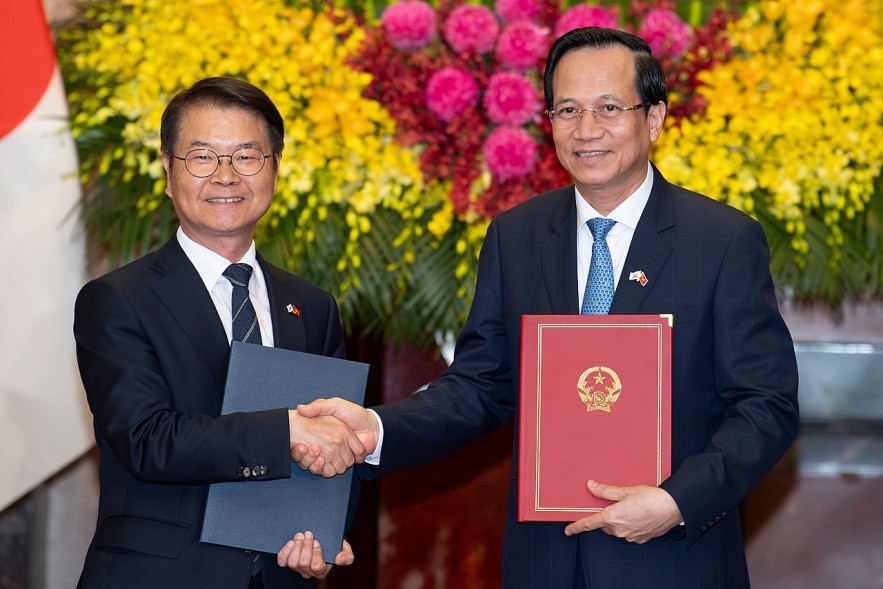 Vietnam and RoK Signed Memorandum of Understanding on Sending and Receiving Workers Vietnam and RoK Signed Memorandum of Understanding on Sending and Receiving Workers